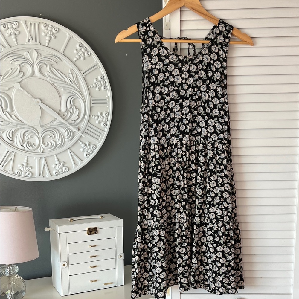 American Eagle Outfitters Black and White Floral Midi Dress